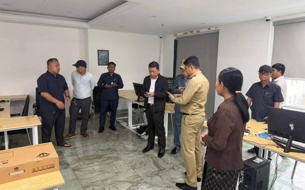 កម្លាំងសមត្ថកិច្ចឃាត់ខ្លួនជនសង្ស័យ១១១ពាក់ព័ន្ធករណីឆបោកតាមប្រព័ន្ធបច្ចេកវិទ្យានៅអគារមួយកន្លែងនៅសង្កាត់បឹងសាឡាង